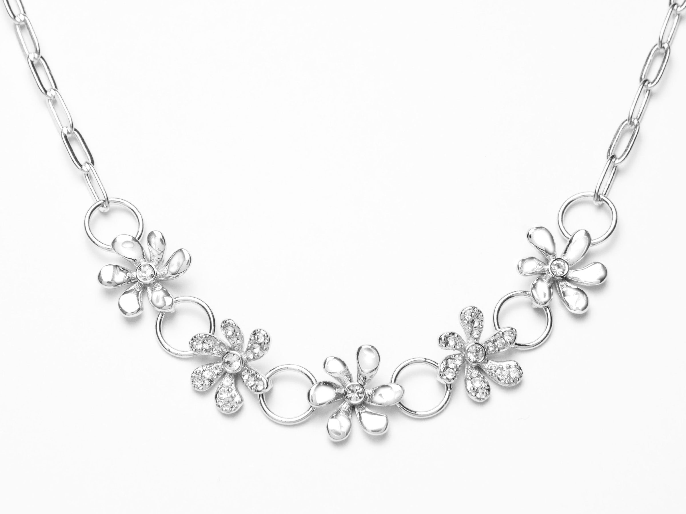 Daisy Neckalce